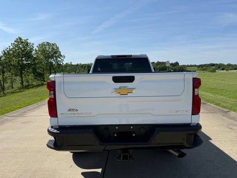 Used 2025 Chevrolet Silverado 2500 Custom w/ Custom Value Package AWD/4WD image 4