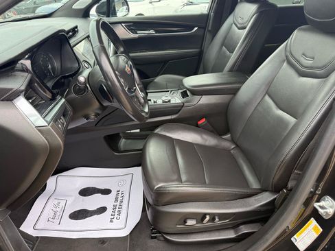Used 2024 Cadillac XT5 Premium Luxury AWD/4WD image 7