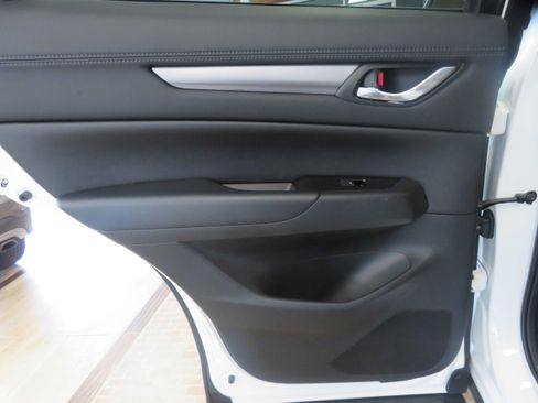 Used 2018 MAZDA CX-5 Touring FWD image 17