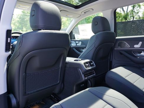 New 2026 Mercedes-Benz GLS 450 4MATIC image 37