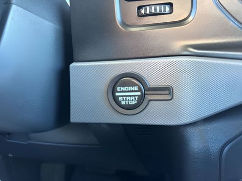 Used 2022 Ford Bronco Black Diamond image 18