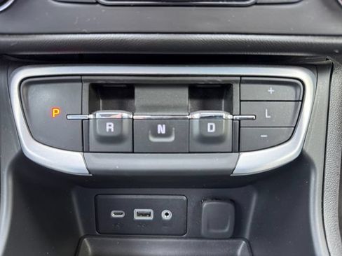 Used 2024 GMC Terrain SLE w/ Driver Convenience Package AWD/4WD image 17