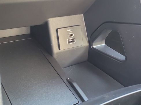 New 2025 Ford Ranger XLT w/ FX4 Off-Road Package image 23