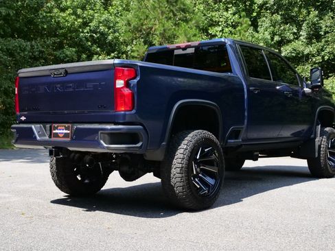 Used 2022 Chevrolet Silverado 2500 LTZ w/ LTZ Plus Package AWD/4WD image 9