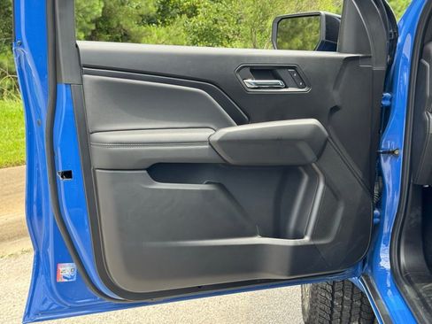 New 2025 GMC Canyon Elevation w/ Convenience Package image 15