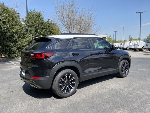 Used 2025 Chevrolet TrailBlazer ACTIV w/ Convenience Package image 9