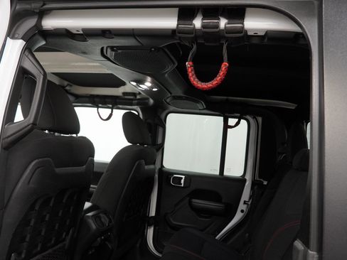 Certified 2021 Jeep Gladiator Rubicon w/ Cold Weather Group image 29