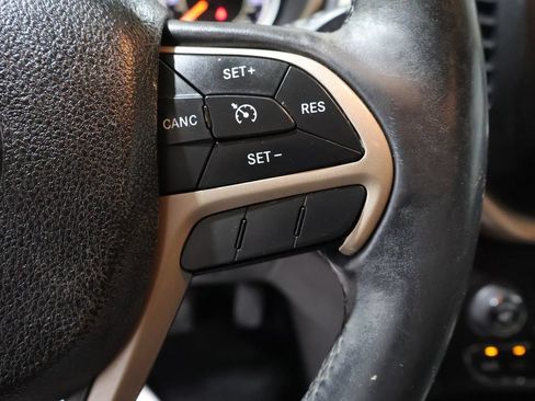 Used 2014 Jeep Cherokee Limited w/ Trailer Tow Group AWD/4WD image 39