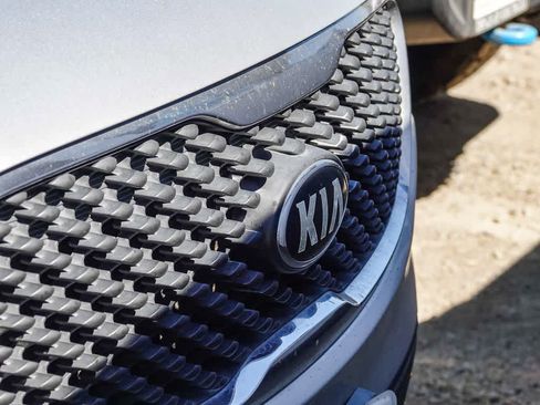 Used 2017 Kia Sorento L FWD image 3