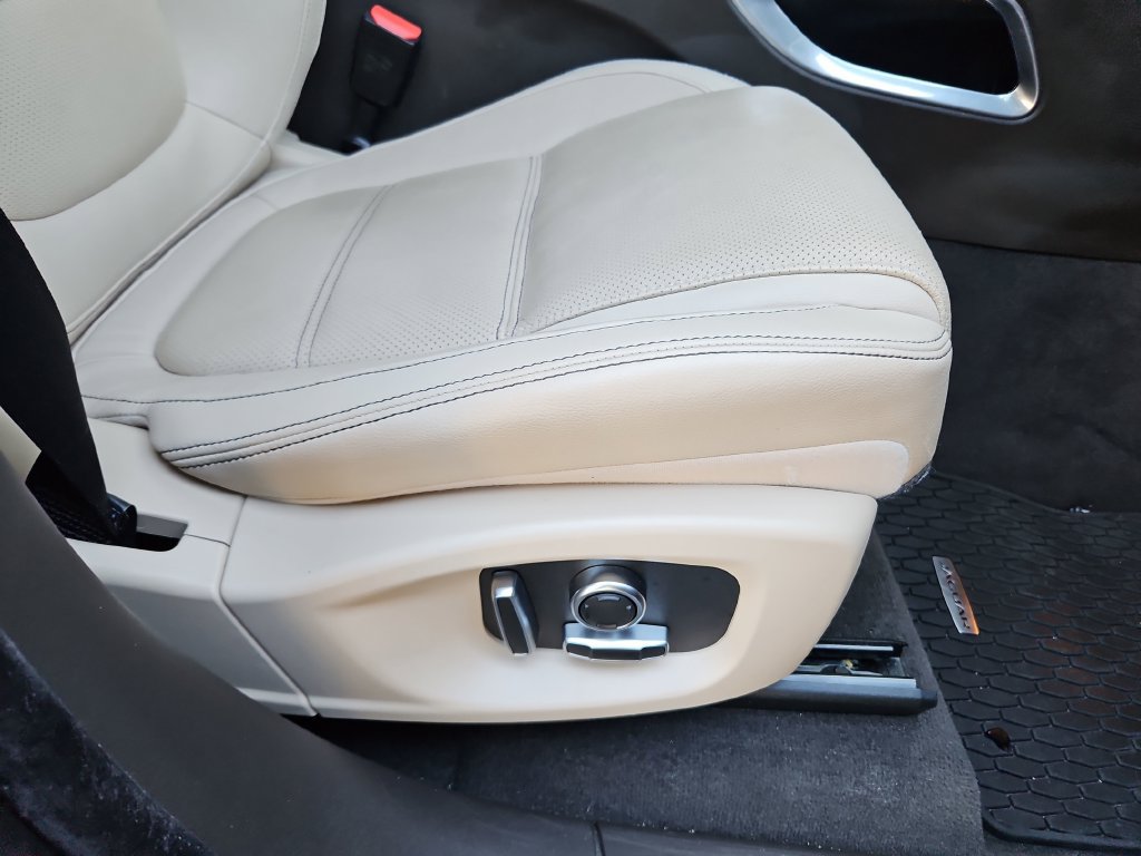 Used 2020 Jaguar F-PACE Prestige AWD/4WD image 26