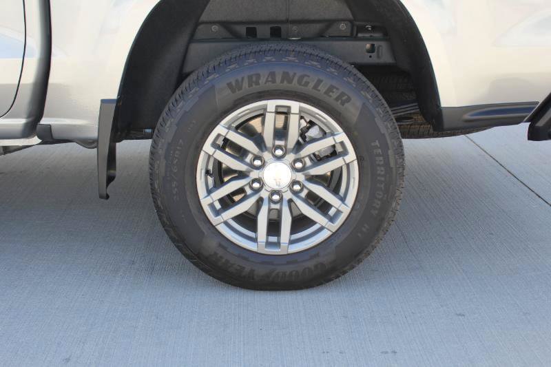 Used 2025 Chevrolet Colorado LT w/ LT Convenience Package RWD image 34