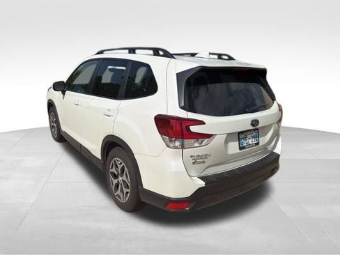 Used 2023 Subaru Forester Premium image 7