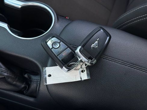 Used 2021 Ford Mustang GT RWD image 4