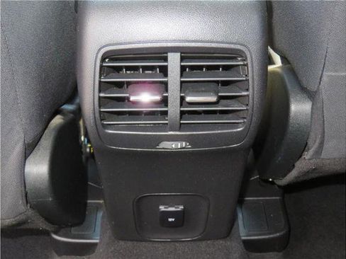 Used 2020 Ford Escape SE image 15