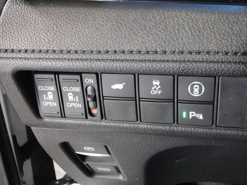 Used 2023 Honda Odyssey Touring image 18