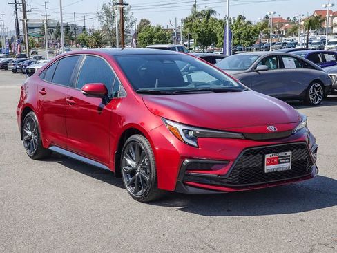 Used 2026 Toyota Corolla XSE FWD image 3