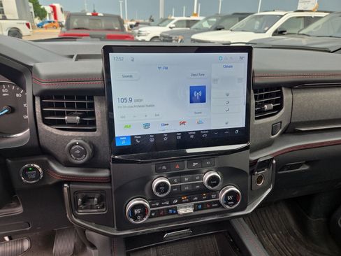 Used 2024 Ford Expedition Limited AWD/4WD image 11