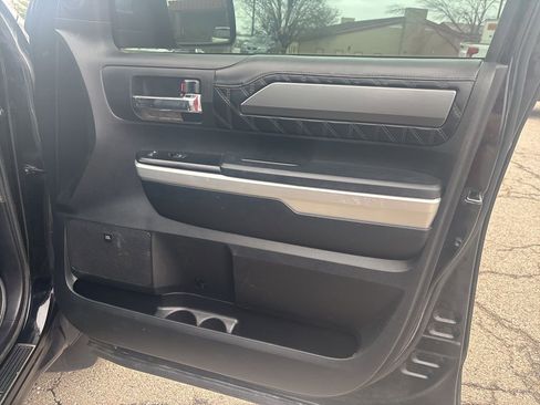 Used 2017 Toyota Tundra Platinum image 19