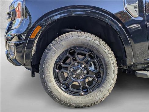 New 2025 Ford Ranger Lariat w/ FX4 Off-Road Package image 10