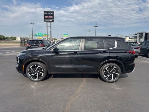 Used 2024 Mitsubishi Outlander AWD image 7