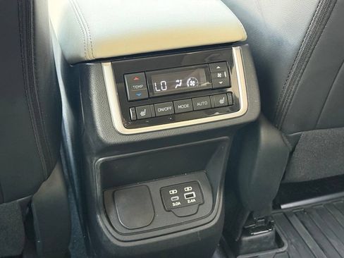 Used 2026 Subaru Ascent Limited AWD/4WD image 23