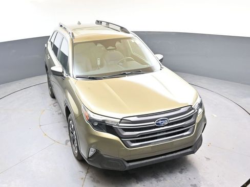 Certified 2025 Subaru Forester Premium AWD/4WD image 44
