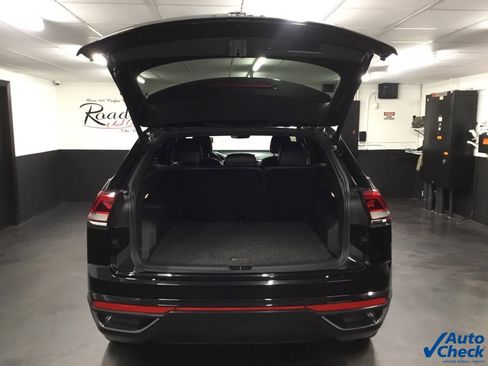 Used 2021 Volkswagen Atlas Cross Sport SE image 12