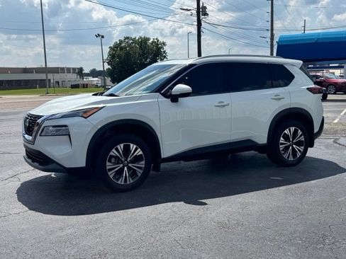 Used 2021 Nissan Rogue SV w/ Premium Package FWD image 3
