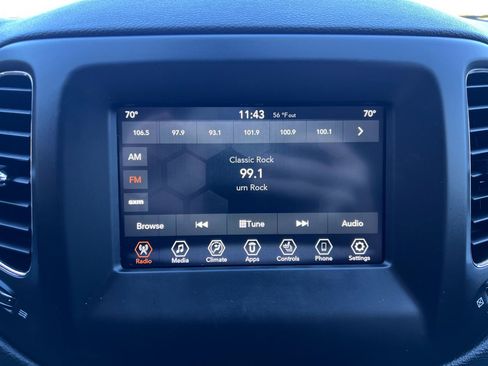 Used 2020 Jeep Compass Latitude w/ Cold Weather Group AWD/4WD image 14