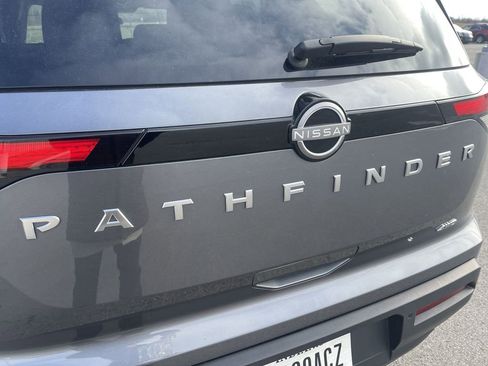 Used 2025 Nissan Pathfinder SV image 13