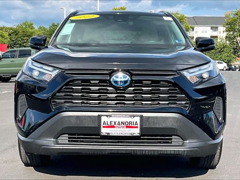 Used 2022 Toyota RAV4 XLE AWD/4WD image 3