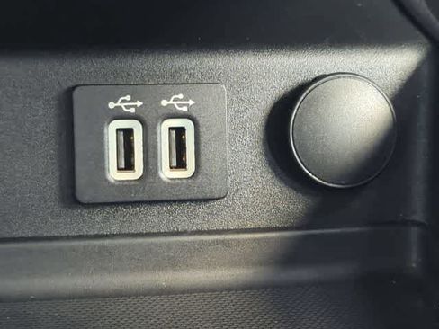 Used 2020 Ford Fusion SE FWD image 28