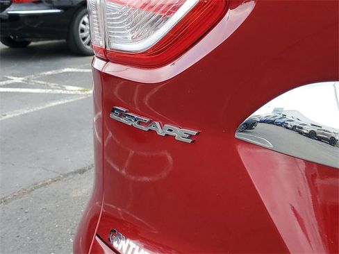 Used 2016 Ford Escape Titanium image 29