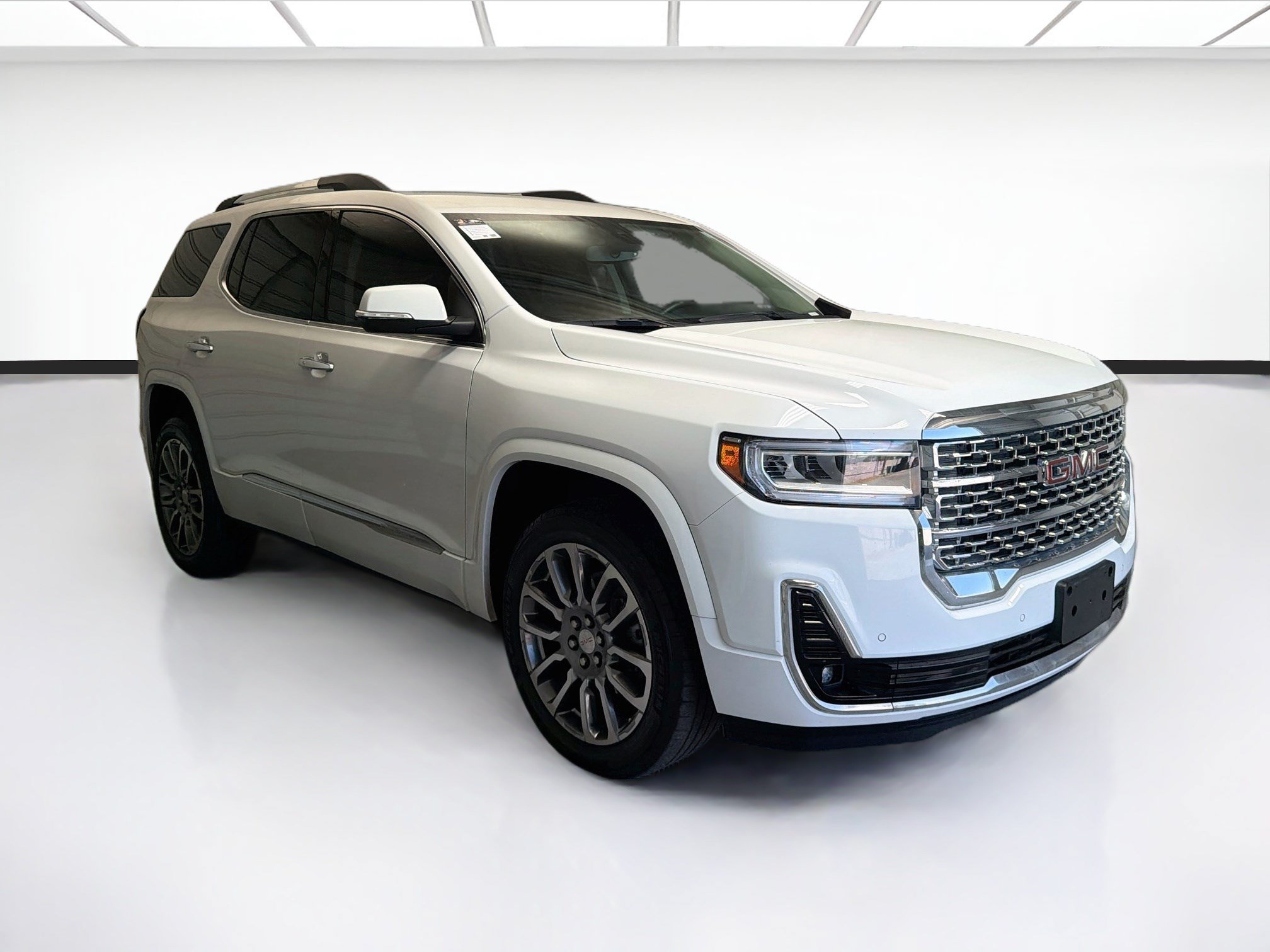 Used 2023 GMC Acadia Denali FWD image 3