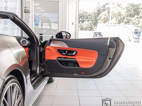 Used 2022 Mercedes-Benz SL 63 AMG 4MATIC w/ AMG Aerodynamic Package image 32