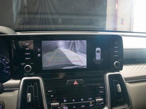 Used 2022 Kia Sorento S image 35