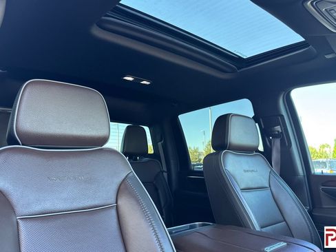 Used 2024 GMC Sierra 3500 Denali w/ Denali Reserve Package AWD/4WD image 17