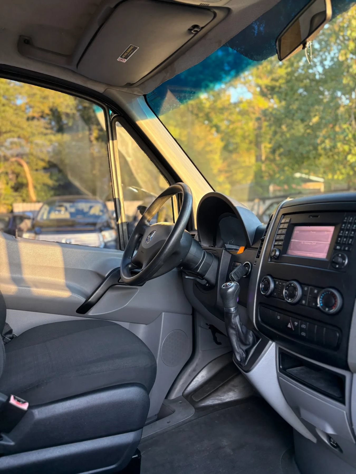 Used 2015 Mercedes-Benz Sprinter 2500 image 40