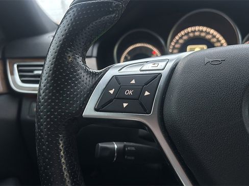 Used 2014 Mercedes-Benz E 350 4MATIC Sedan image 24