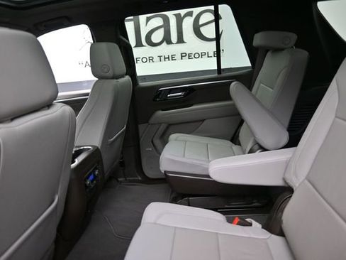 Used 2025 Chevrolet Tahoe LT w/ Advanced Technology Package AWD/4WD image 24