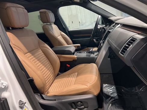 Used 2024 Land Rover Discovery Dynamic SE image 50