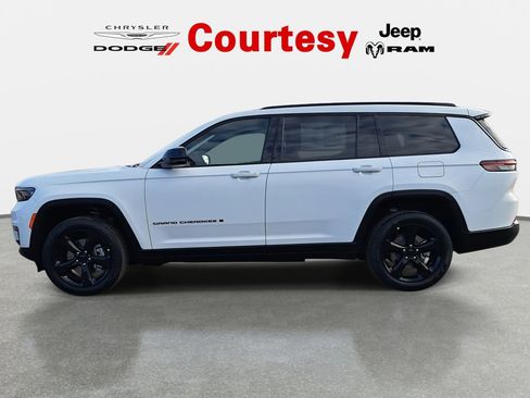 New 2025 Jeep Grand Cherokee L Limited w/ Black Appearance Package AWD/4WD image 6