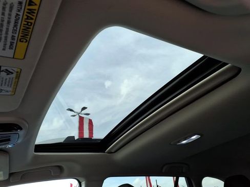 Used 2023 Subaru Outback Touring image 9