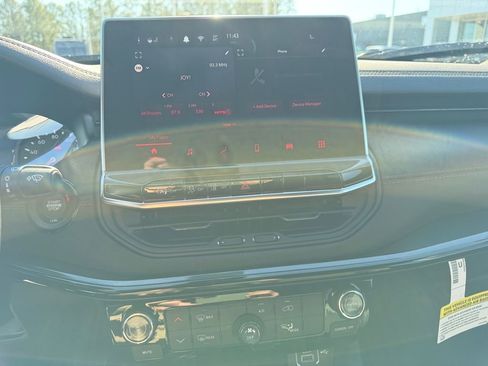 New 2026 Jeep Compass Latitude image 18