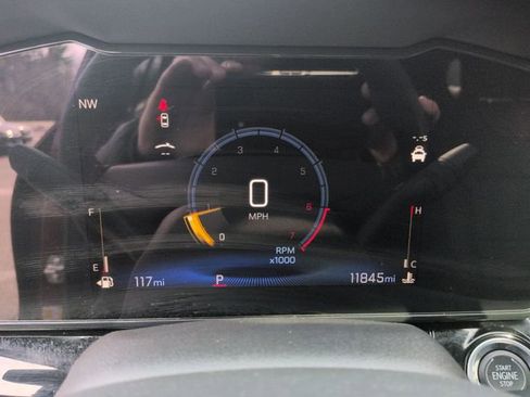 Certified 2025 Chevrolet Trax RS w/ Sunroof Package image 12