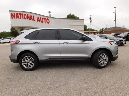 Used 2022 Ford Edge SE AWD/4WD image 4