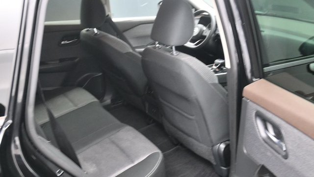Used 2021 Nissan Rogue SV AWD/4WD image 10