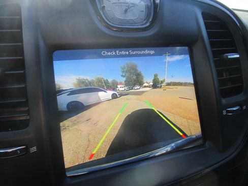 Used 2018 Chrysler 300 S w/ 300S Premium Group image 17