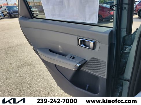 New 2027 Kia Seltos S FWD image 13