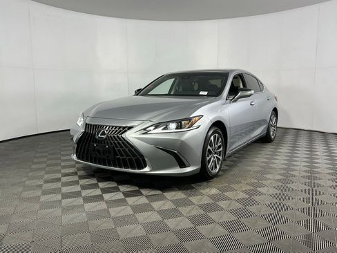 Used 2025 Lexus ES 350 image 3